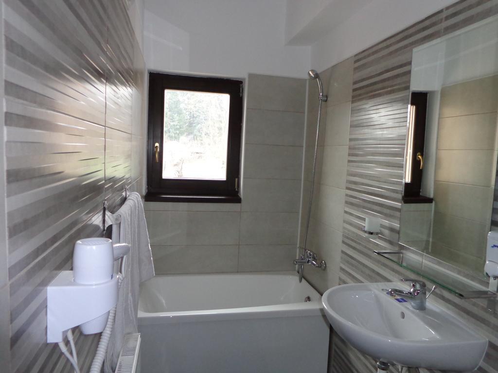 Pensiunea Aurora Hotel Racova Luaran gambar